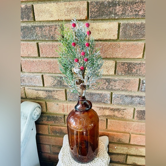 *Snowy Cypress & Sugar Berry Spray - Picture 7 of 11